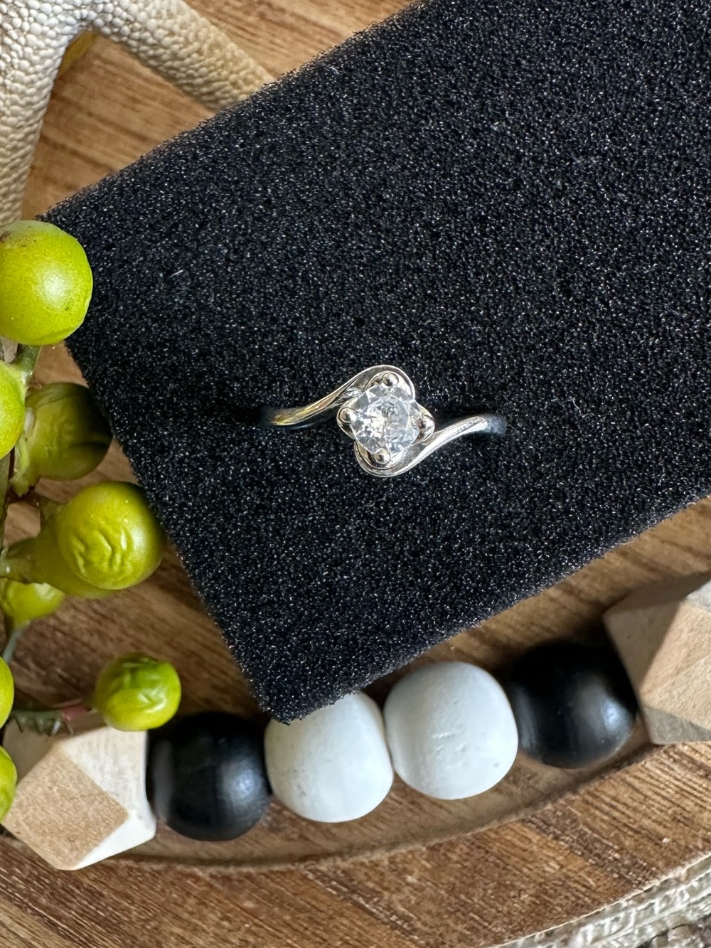 NWT Sterling Silver White moissanite Solitaire Twist Ring Size 6